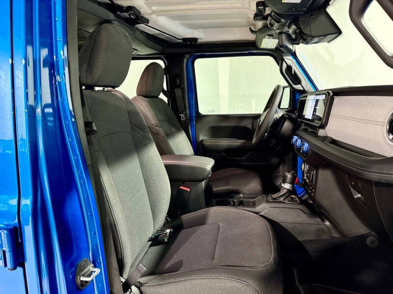 2024 Jeep Wrangler Sahara 4xe