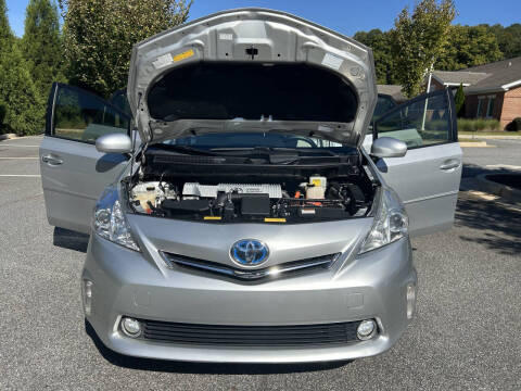 2013 Toyota Prius v Three