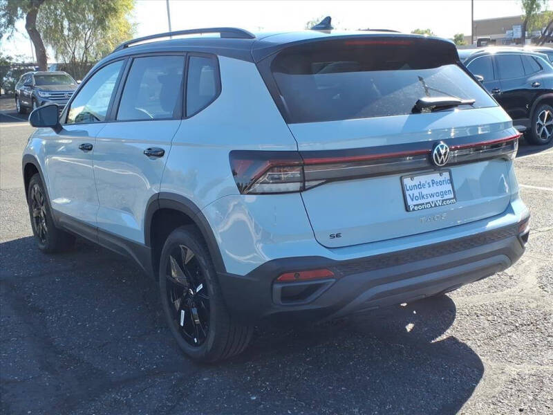 2026 Volkswagen Taos SE Black