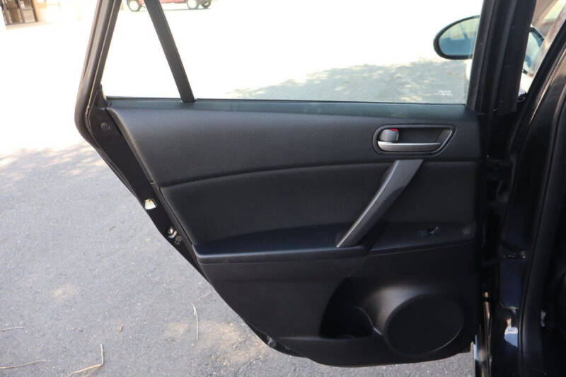 2013 Mazda MAZDA3 i Touring