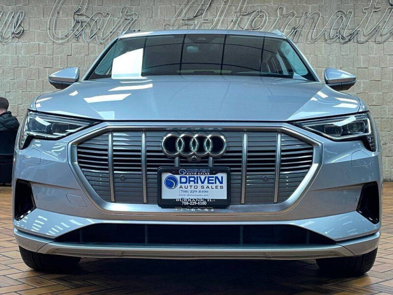 2022 Audi e-tron quattro Premium Plus