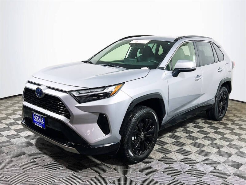 2022 Toyota RAV4 Hybrid SE