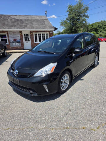 2014 Toyota Prius v Five