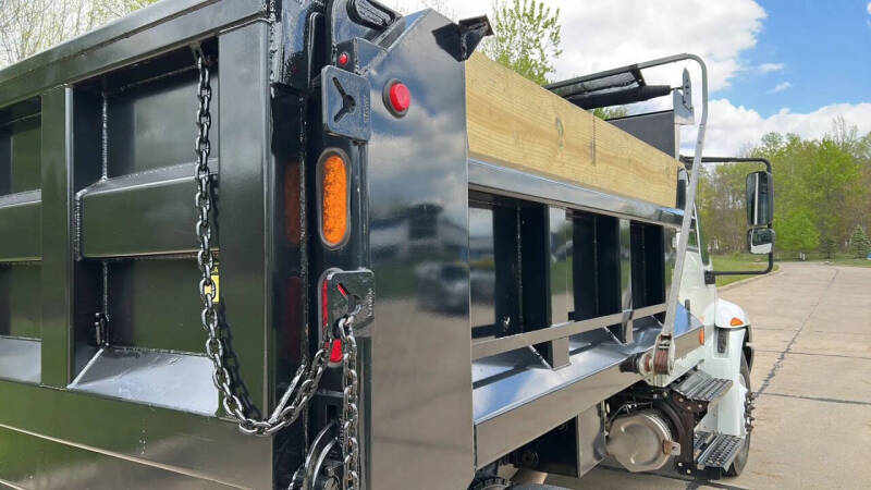 2018 International DuraStar 4300