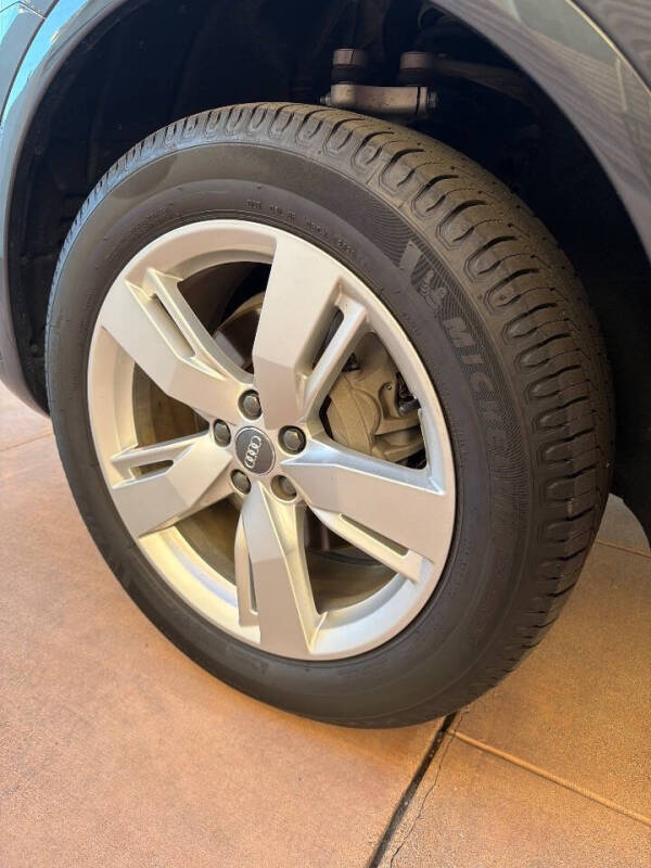 2018 Audi Q5 2.0T quattro Premium Plus