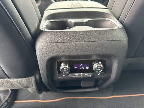 2024 GMC Acadia AT4