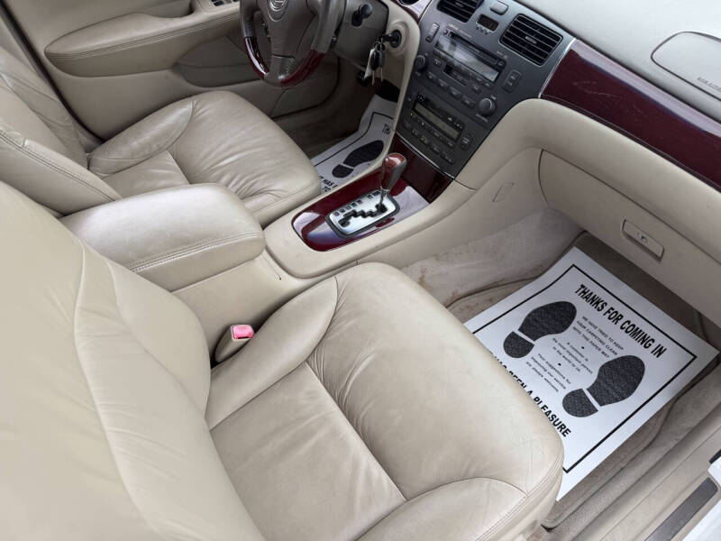 2004 Lexus ES 330
