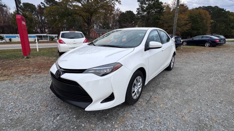 2017 Toyota Corolla null photo 3