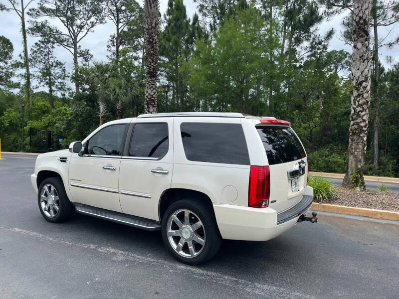 2010 Cadillac Escalade Luxury photo 5