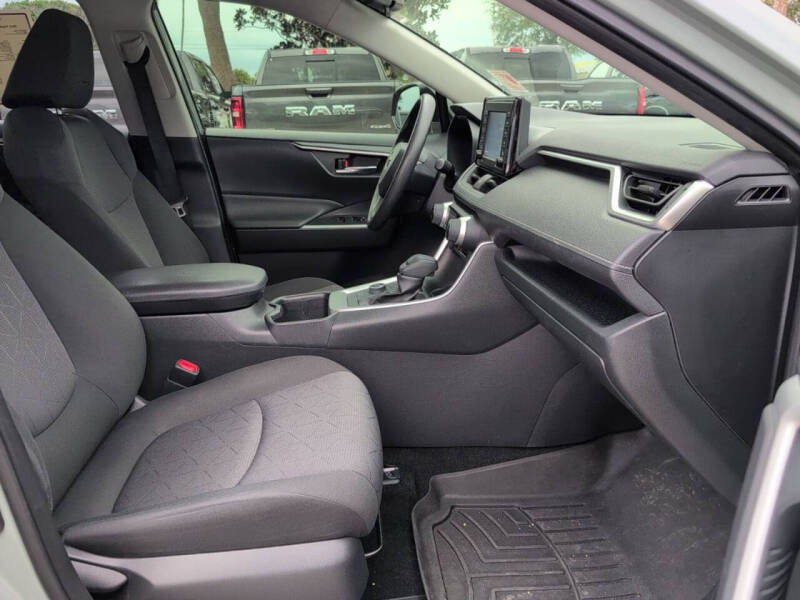 2022 Toyota RAV4 Hybrid XLE