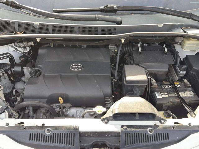 2016 Toyota Sienna LE 8-Passenger