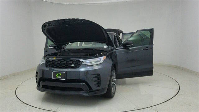 2024 Land Rover Discovery P300 Dynamic SE