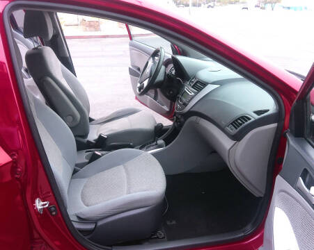 2012 Hyundai Accent GLS