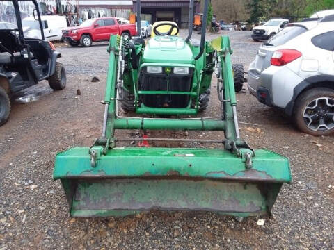 2014 John Deere 3032E 305
