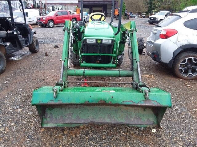 2014 John Deere 3032E 305