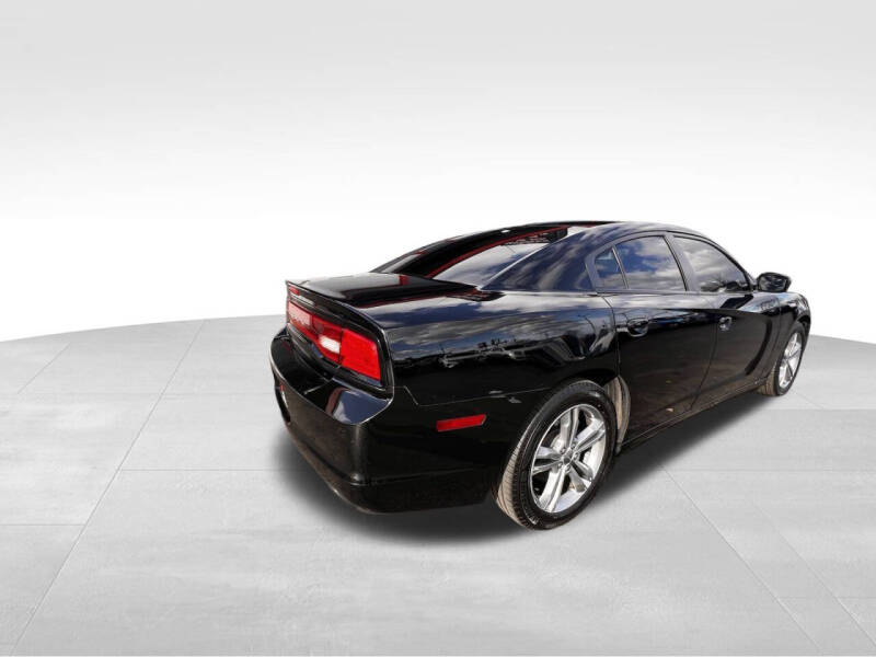 2013 Dodge Charger SXT photo 19