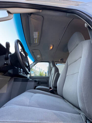 2009 Ford E-Series E-150 XL