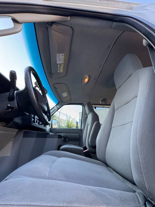 2009 Ford E-Series E-150 XL