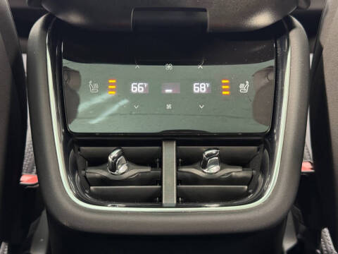 2025 Volvo EX90 Twin Plus 7P