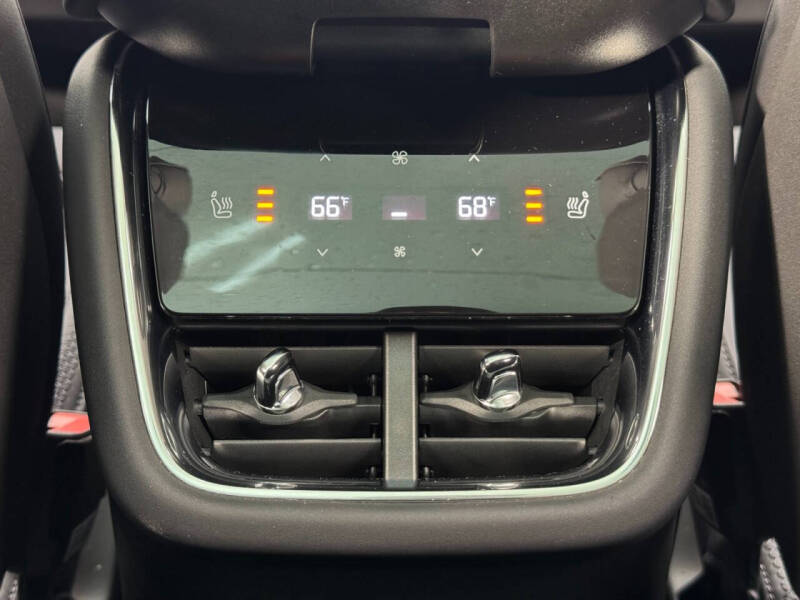 2025 Volvo EX90 Twin Plus 7P