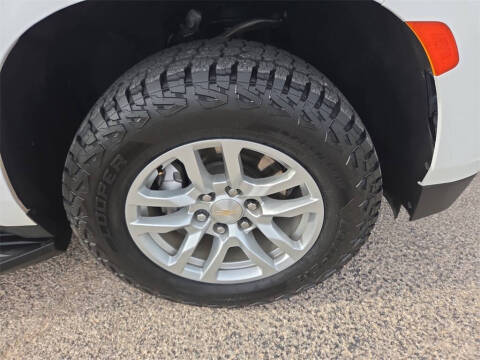 2023 Chevrolet Suburban LS