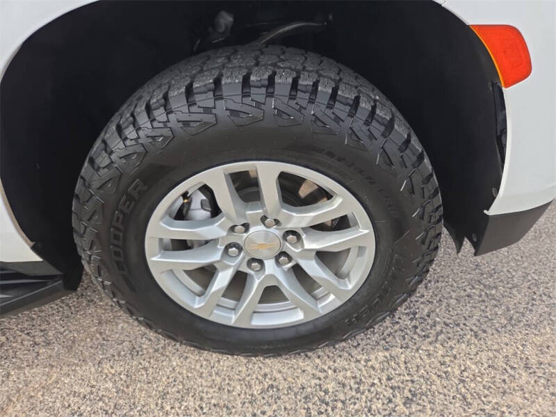 2023 Chevrolet Suburban LS