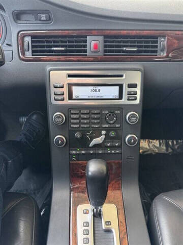 2008 Volvo V70 3.2