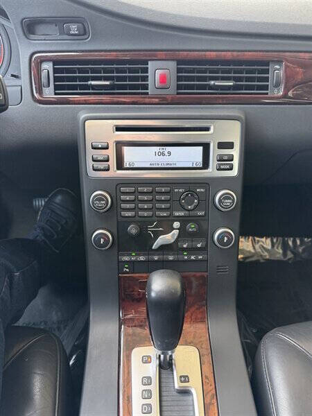 2008 Volvo V70 3.2