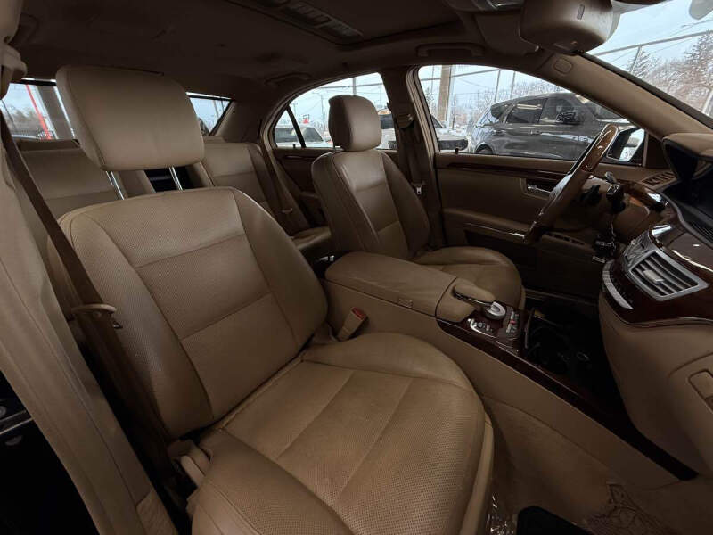 2010 Mercedes-Benz S-Class S 550 4MATIC