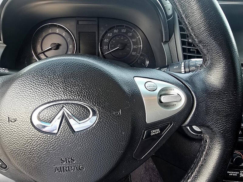 2015 Infiniti QX70