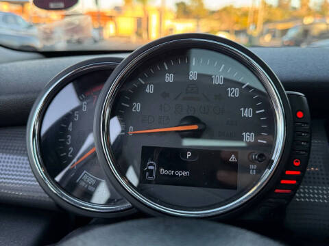 2017 MINI Hardtop 4 Door Cooper