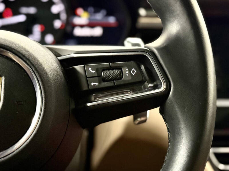 2023 Porsche Macan T