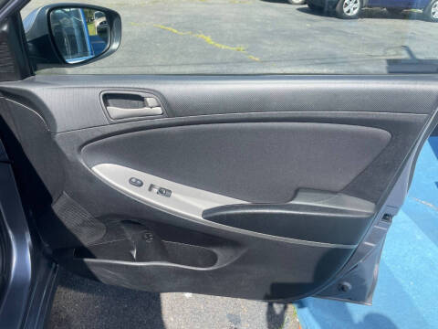 2016 Hyundai Accent SE