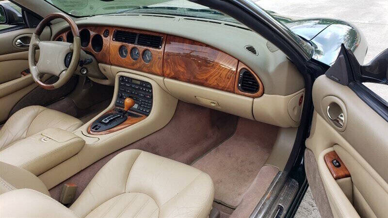 2000 Jaguar XK-Series 4