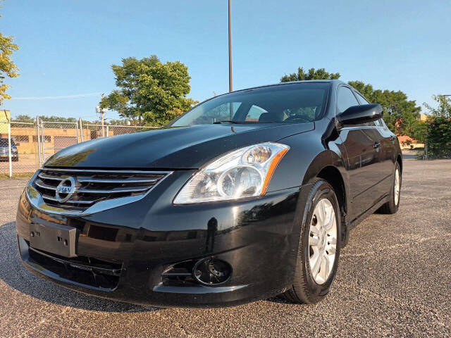 2012 Nissan Altima for sale at Ideal Cars LLC in Skokie, IL