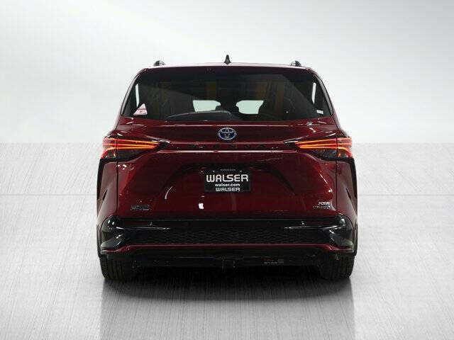 2022 Toyota Sienna XSE 7-Passenger