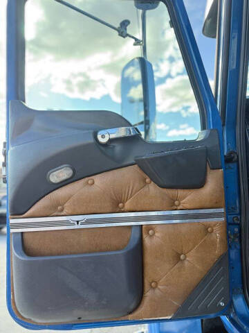 2011 Mack Pinnacle
