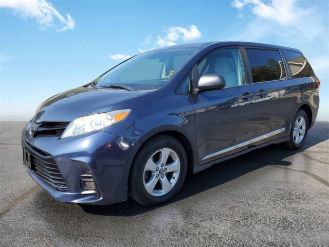 2018 Toyota Sienna for sale at Muskegon Motors in Muskegon, MI