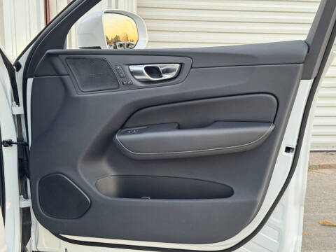 2019 Volvo XC60 T5 R-Design