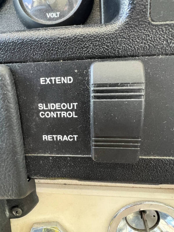 2001 Winnebago Journey 36L