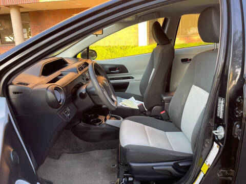 2014 Toyota Prius c Three