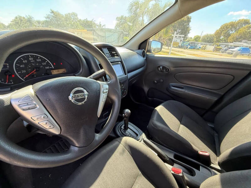 2017 Nissan Versa 1.6 S