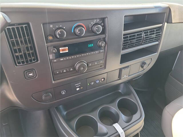 2025 Chevrolet Express 2500