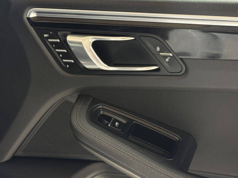2015 Porsche Macan S
