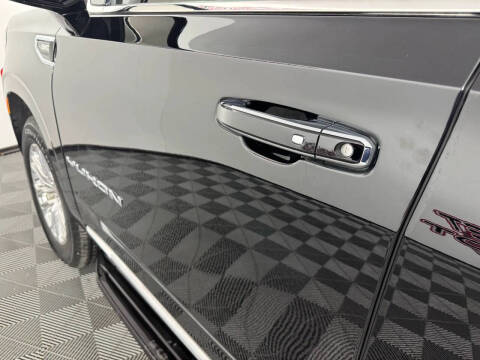 2022 GMC Yukon XL SLT