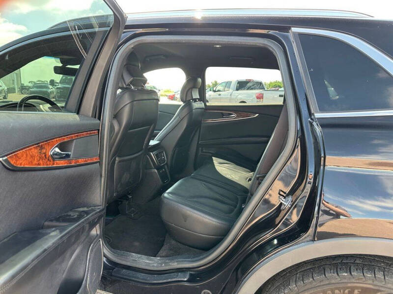 2019 Lincoln Nautilus Select