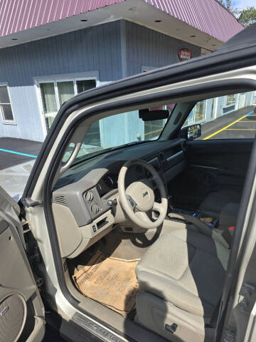 2008 Jeep Commander Sport