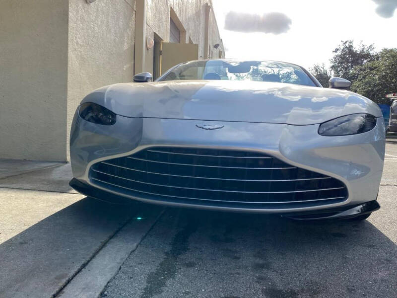 2022 Aston Martin Vantage