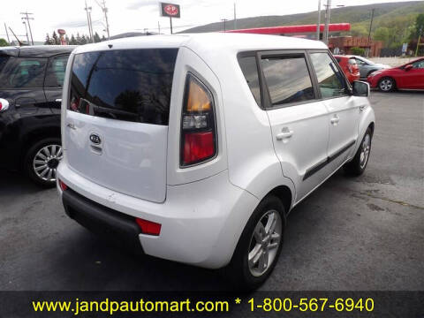 2011 Kia Soul +