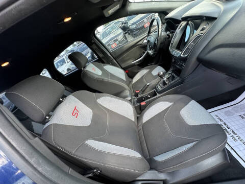 2017 Ford Focus ST
